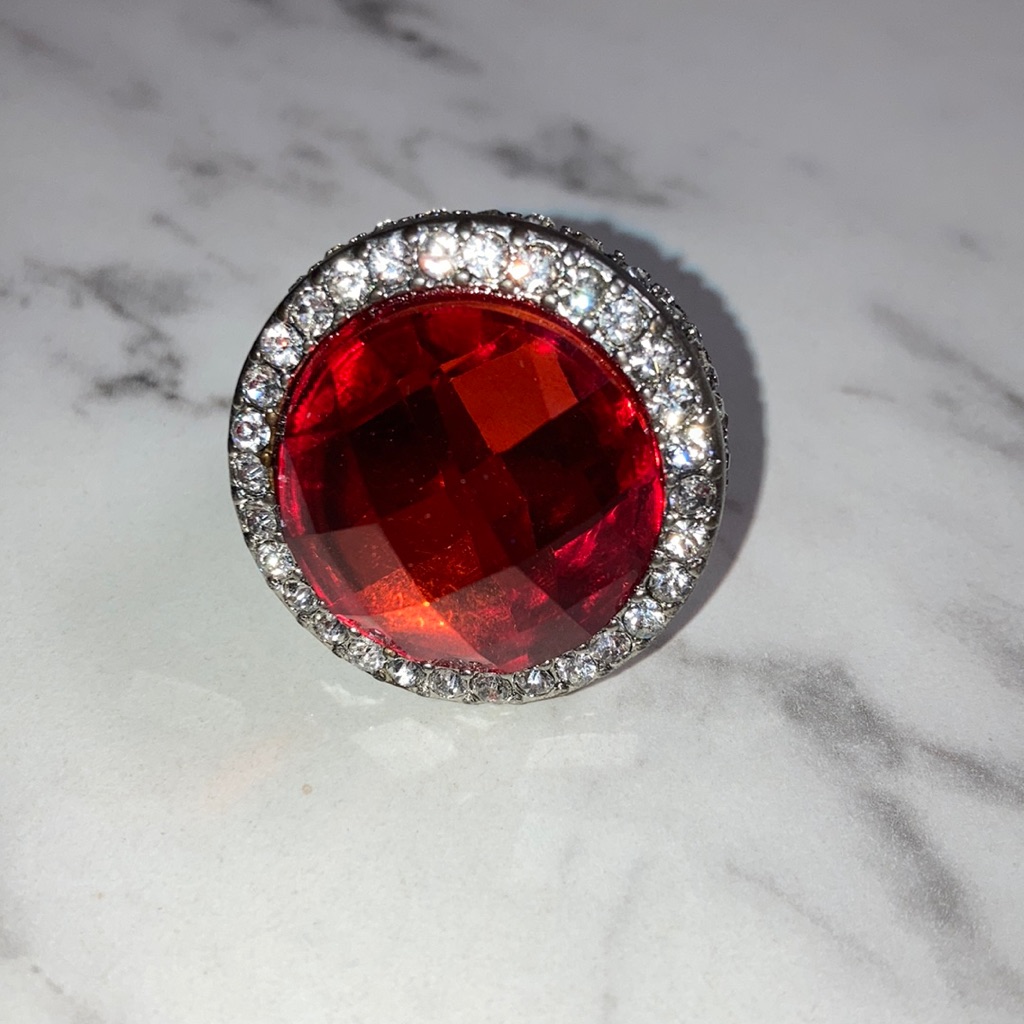 Nwot Mia Ring Costume Jewelry 5$